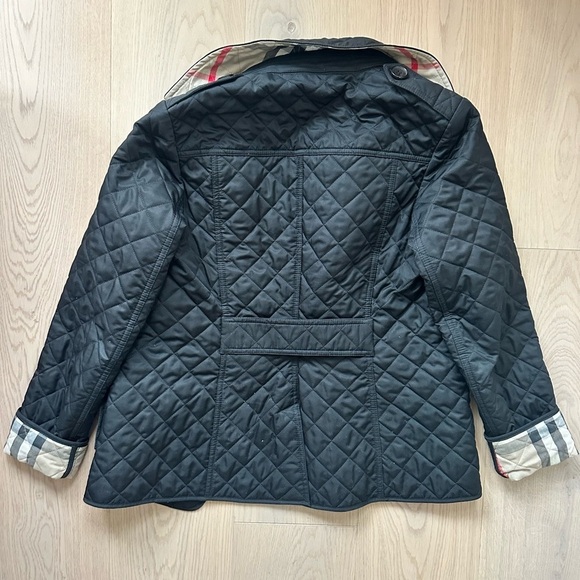 classic quilted burberry jacket - Picture 2 of 8